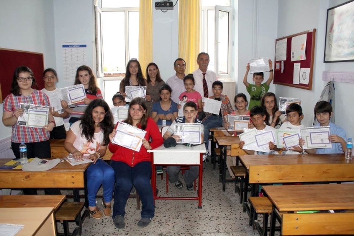 Bandırma\'da Yaklaşık 24 Bin Öğrenci Karne Aldı