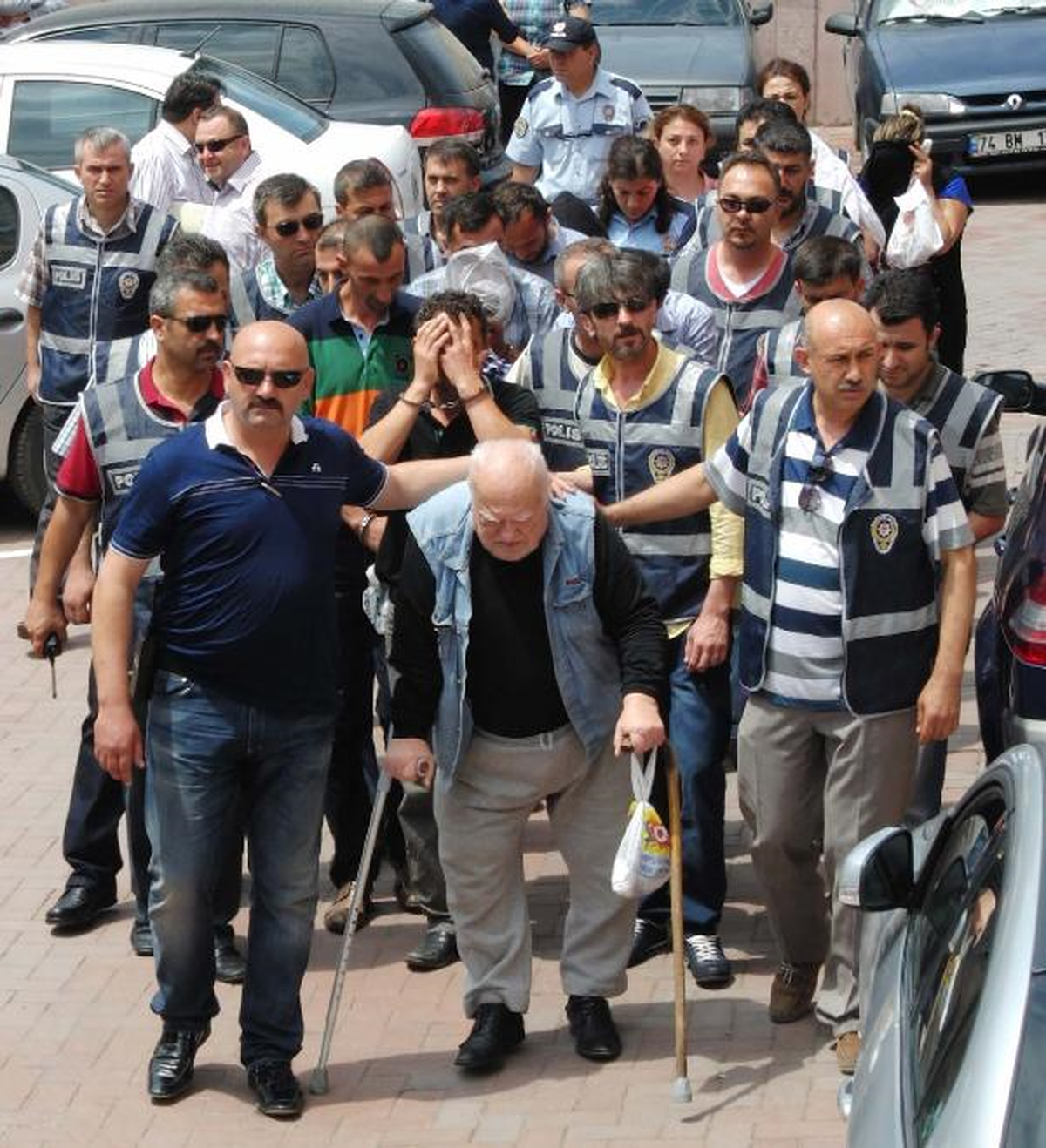 Bartın\'da Fuhuş Çetesine Operasyon: 10 Gözaltı