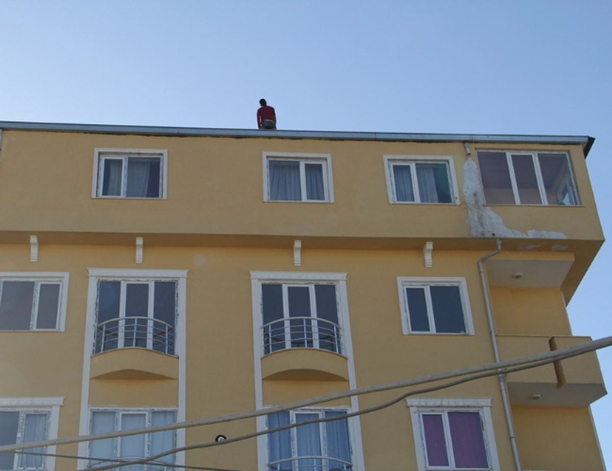 Başkale\'de İntihar Girişimi