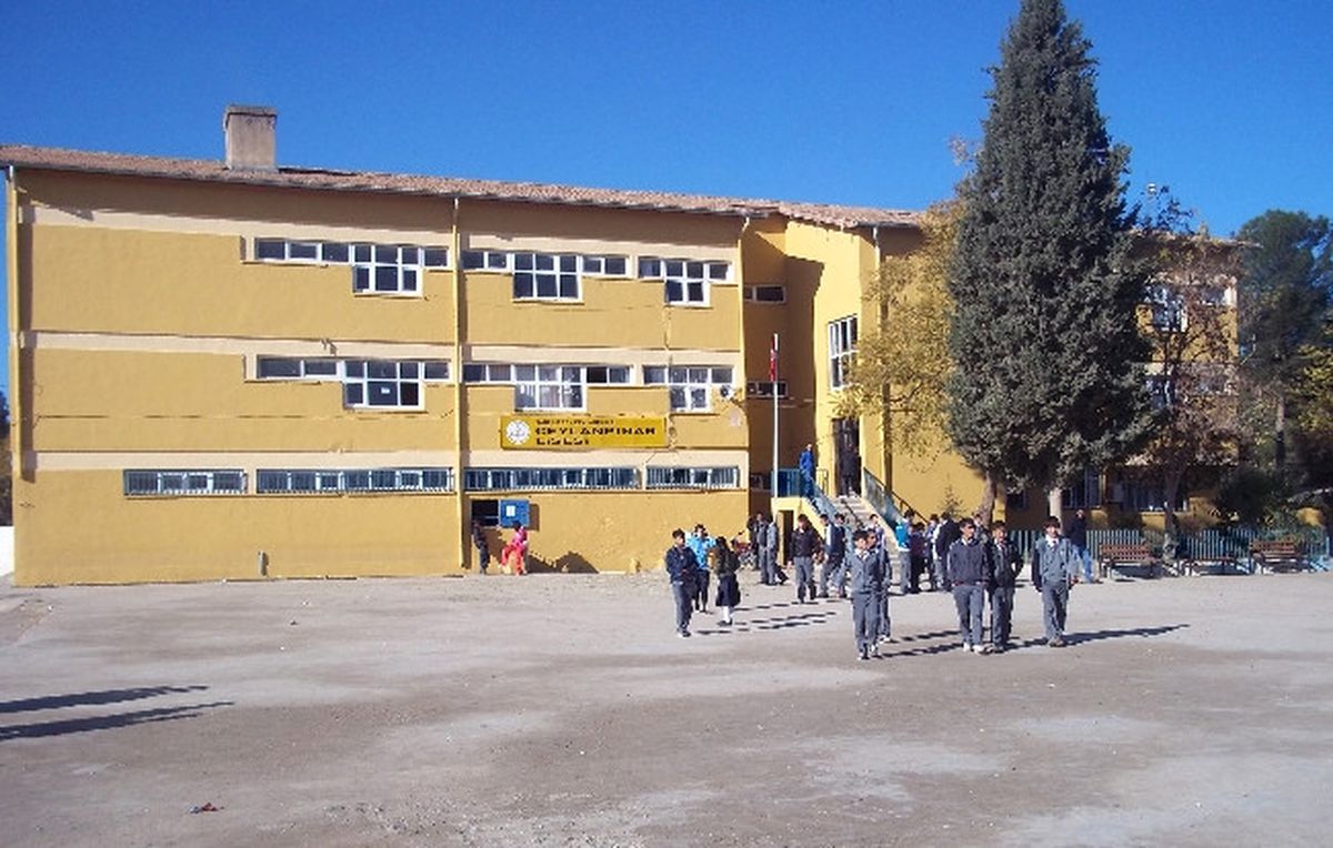 Ceylanpınar\'da 49 Yıllık Lisenin Adı Değişti