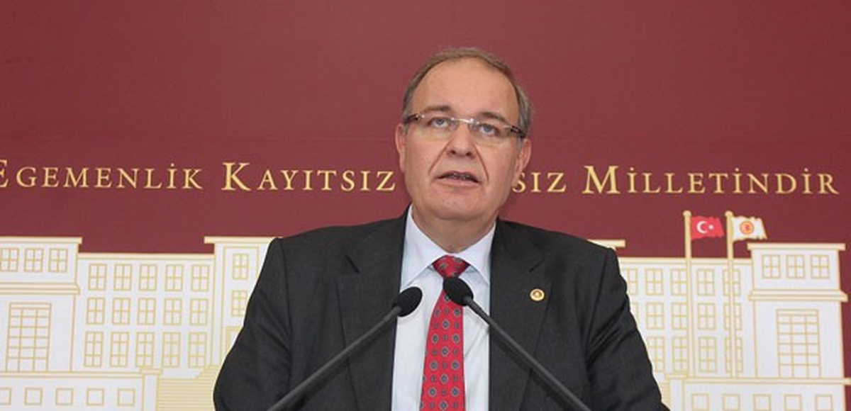 CHP\'li Öztark\'tan, CHP\'li İş Adamlarının Fişlendiği İddialarına Sert Tepki