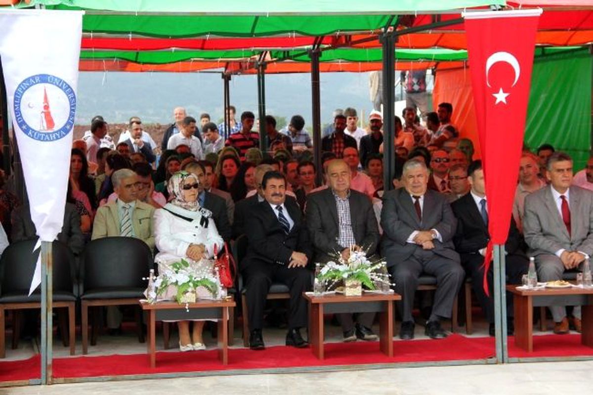 Dpü\'de Yabancı Diller Kompleksi\'nin Temeli Törenle Atıldı