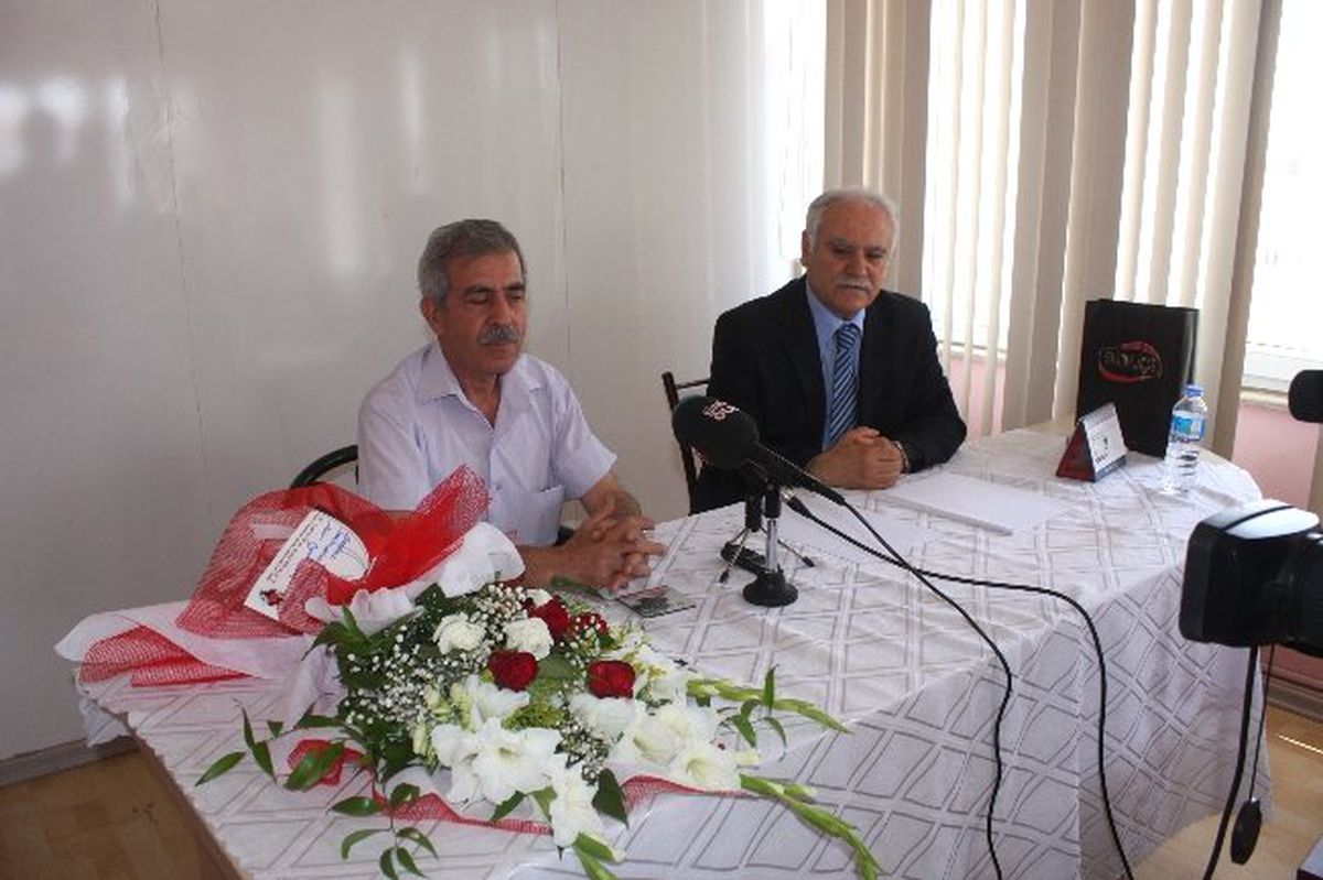 Dr. Ahmet Çevik, \'Tutsak Yollar\' İsimli Romanıyla Birinci Oldu
