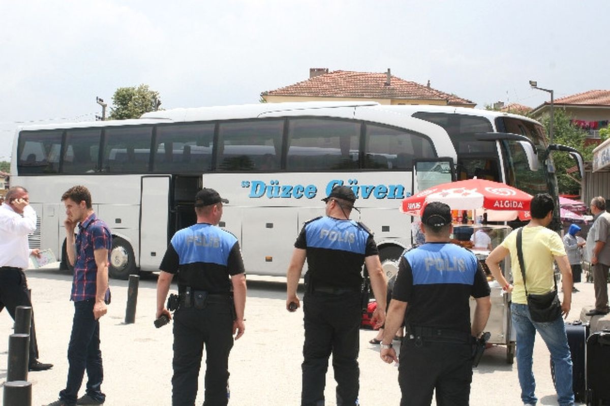 Düzce Otogarında Kırık Not Timi
