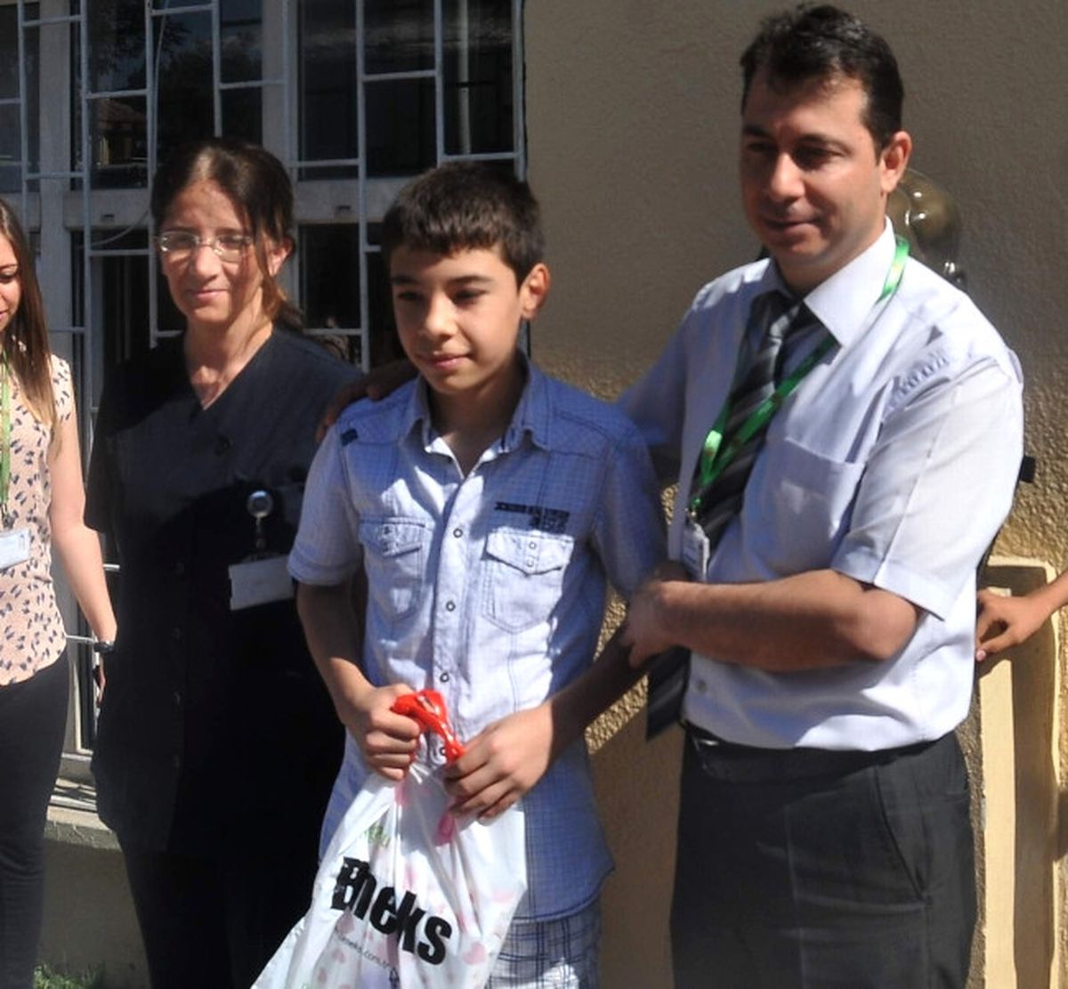 Düztepe Özel Yaşam Hastanesi Tarafından Başarılı 16 Öğrenciye Tablet Bilgisayar Hediye Edildi