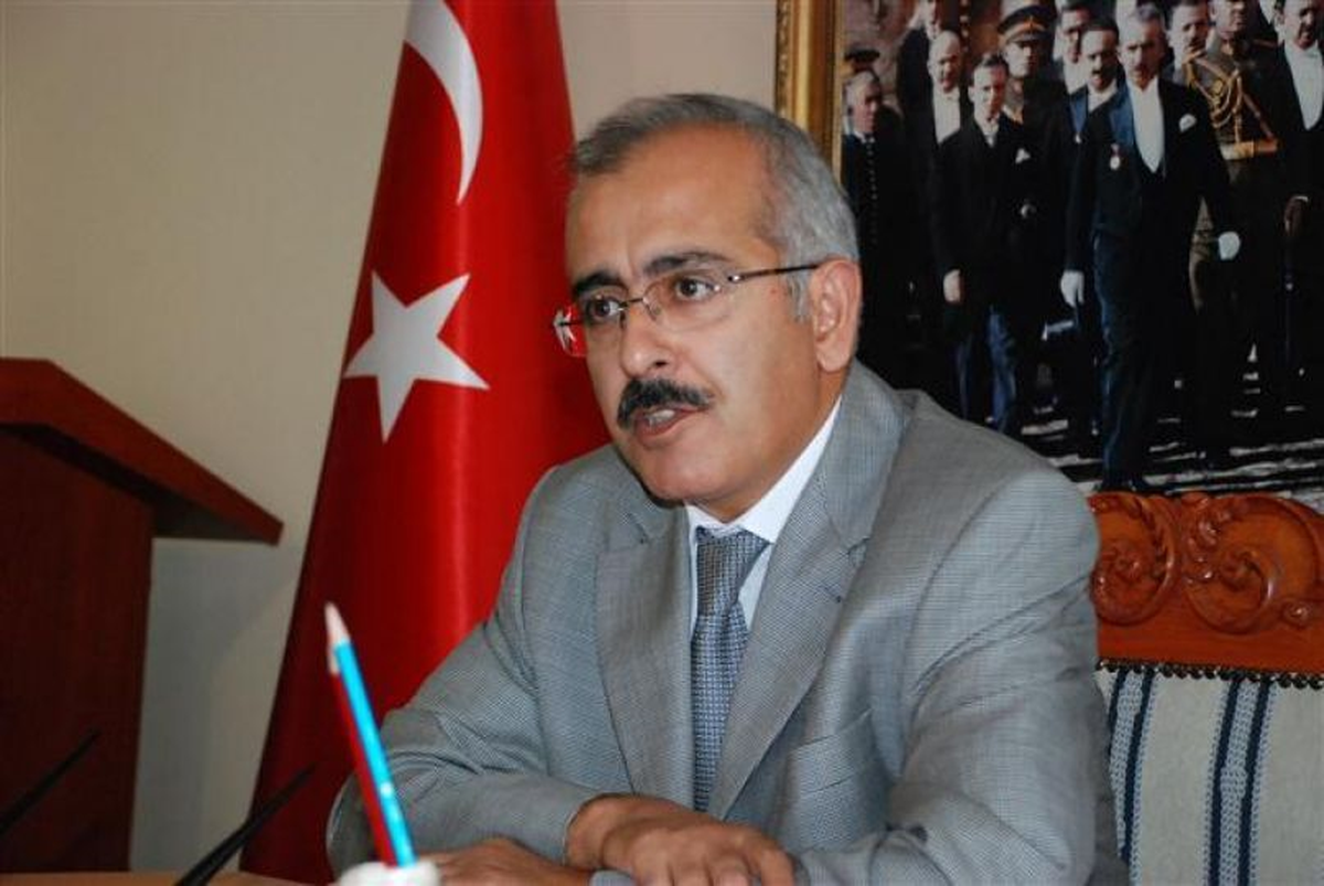 Edirne\'de Öğrenciler Karnelerini Aldı