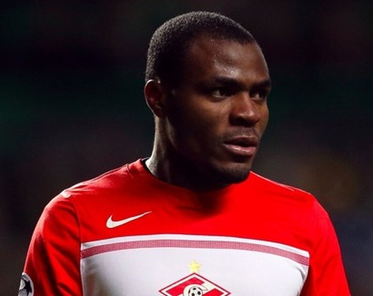 Emenike Antrenmanlara Başladı
