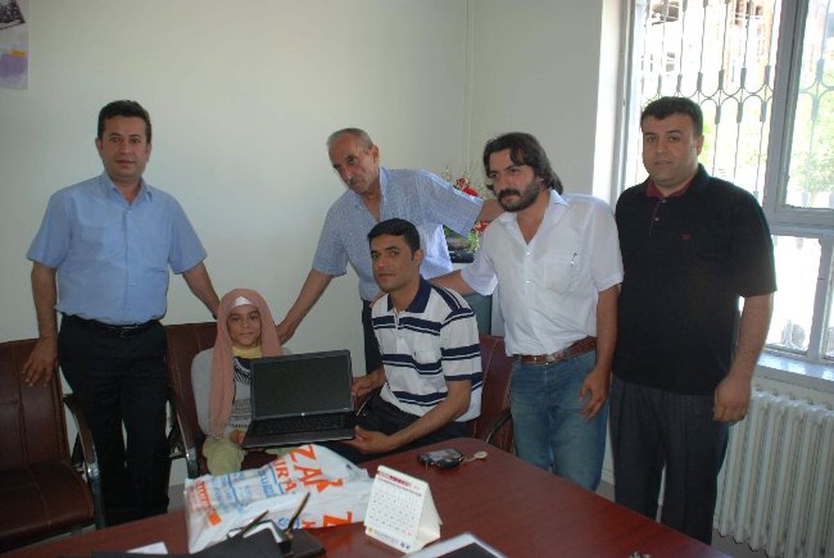 Engelli Öğrenciye Bilgisayar Hediye Edildi