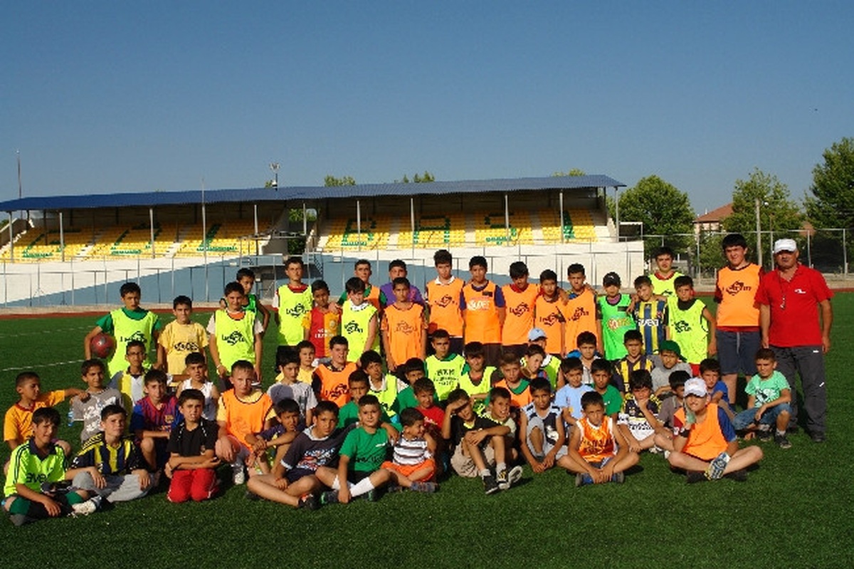 Gölbaşı İlçesi\'nde Futbol Yaz Okulu Başladı