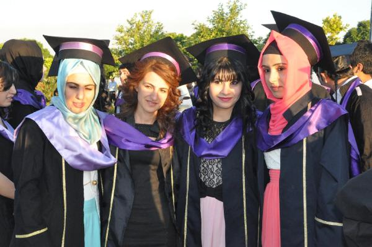 Harran Üniversitesi\'nde Mezuniyet Coşkusu