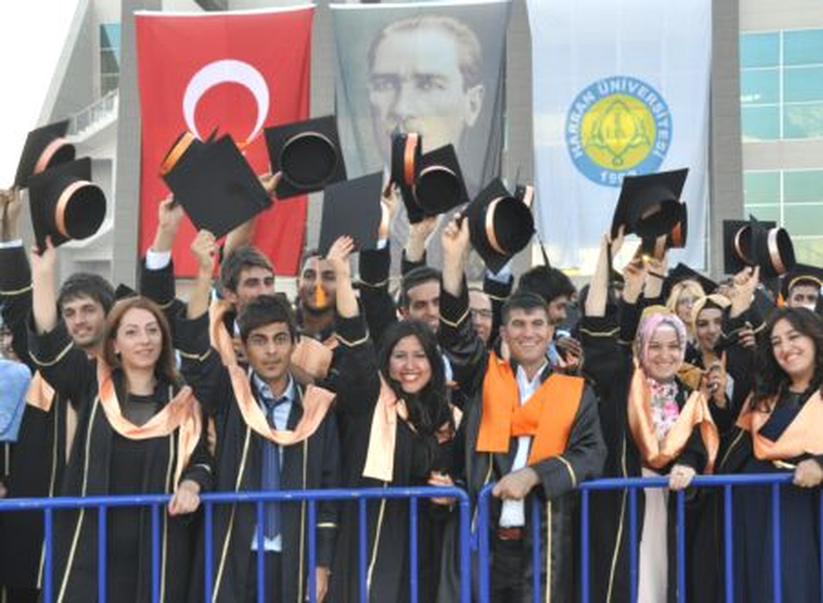Harran Üniversitesi\'nde Mezuniyet Töreni