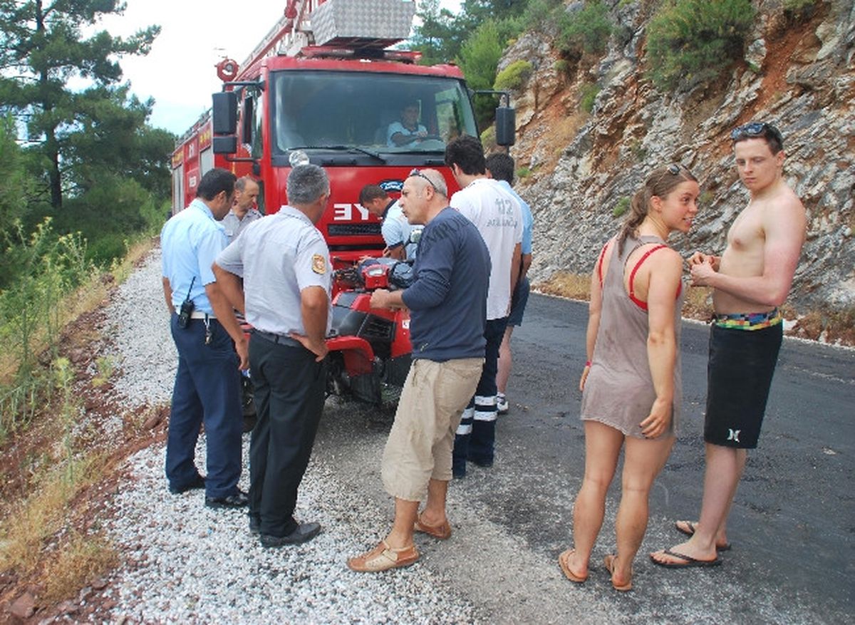 İngiliz Turist Ağaca Çarparak Kurtuldu