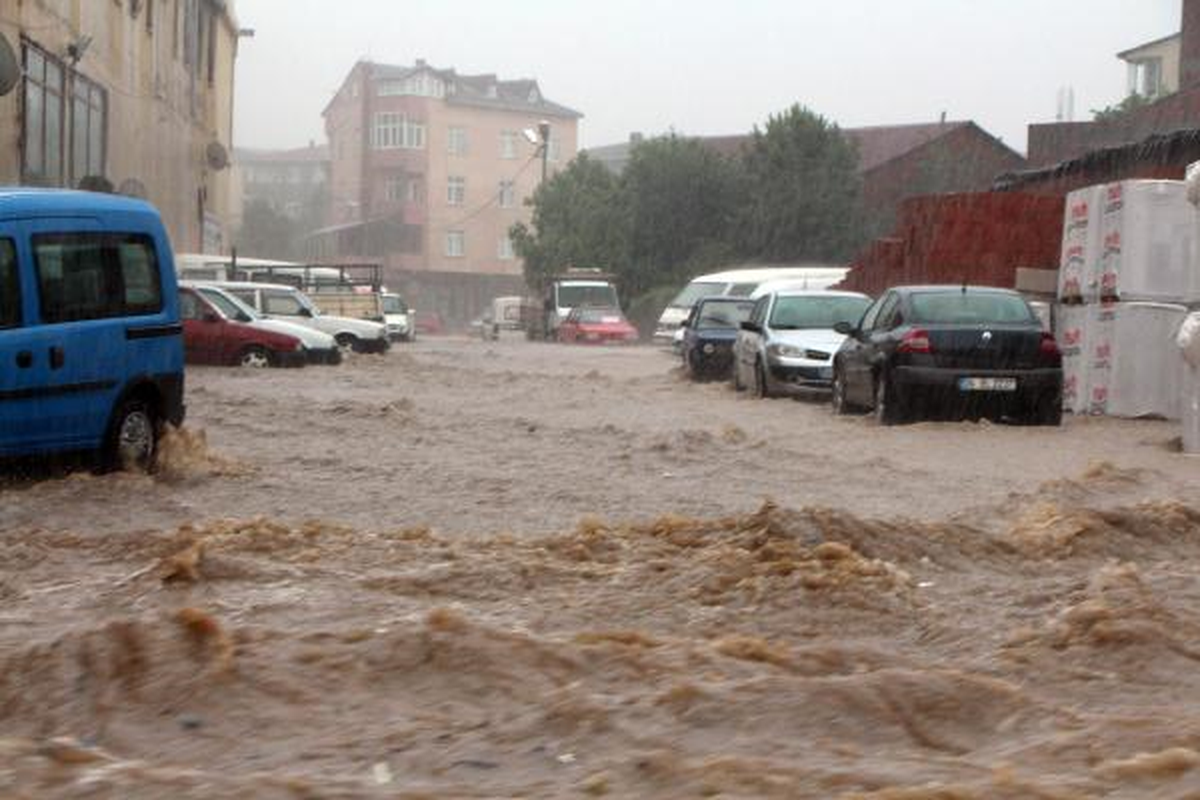 İstanbul Yağmura Teslim Oldu