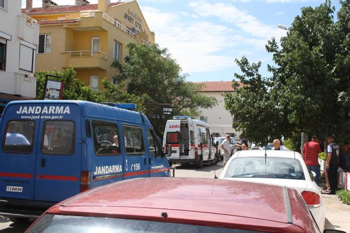 İşyerinin Deposunda İntihar Etti