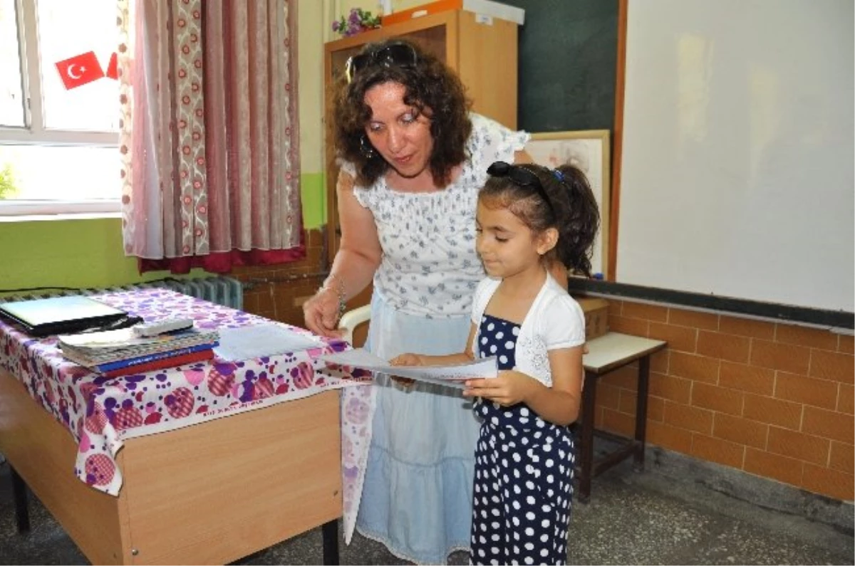Karaman\'da 50 Bin 143 Öğrenci Karne Aldı
