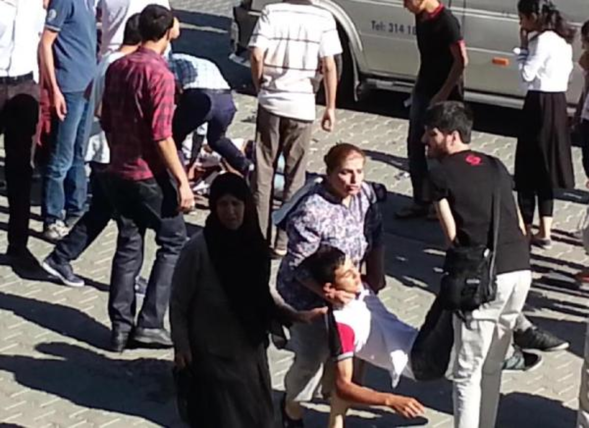 Karne Almaya Giden 2 Liseli Kazada Yaralandı