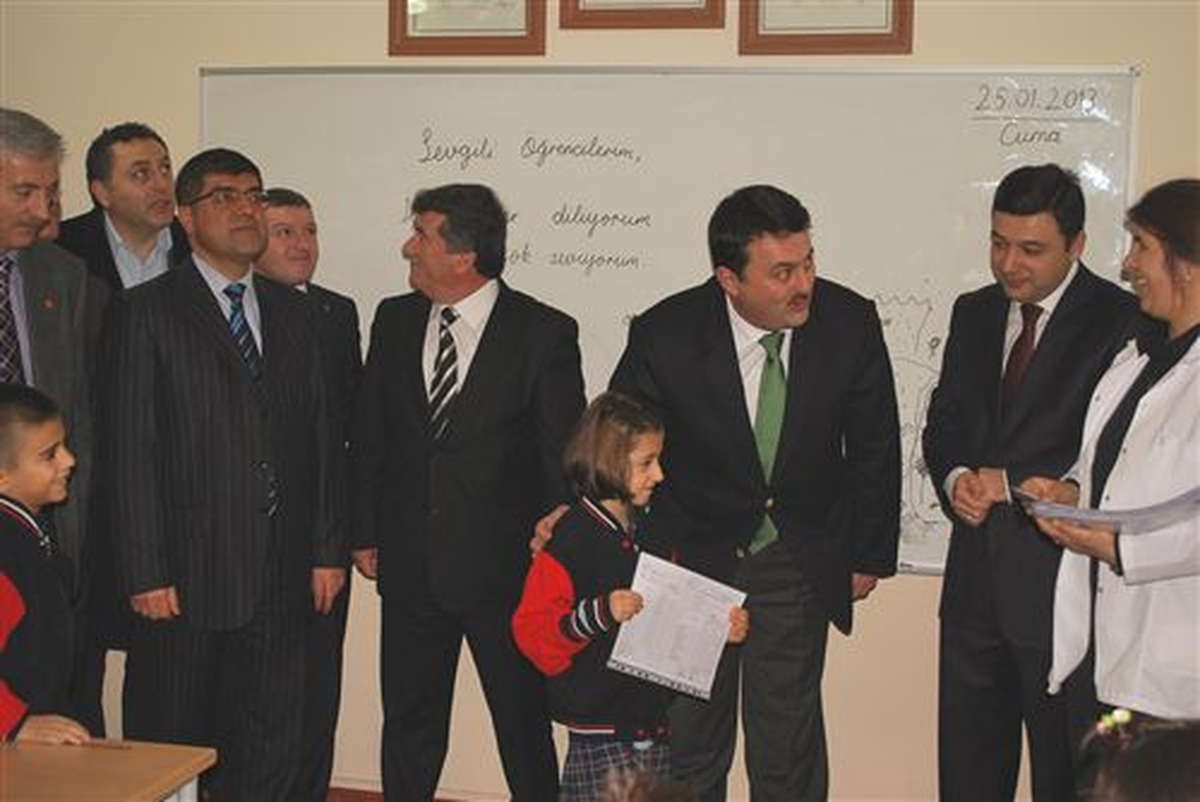 Kastamonu\'da Öğrenciler Karnelerini Aldı