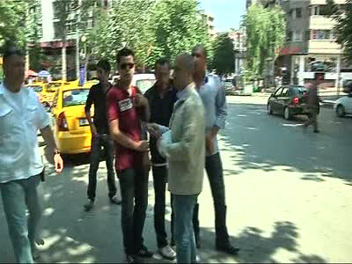 Kuğulu Park\'ta Polis ile Eylemciler Arasında Tartışma