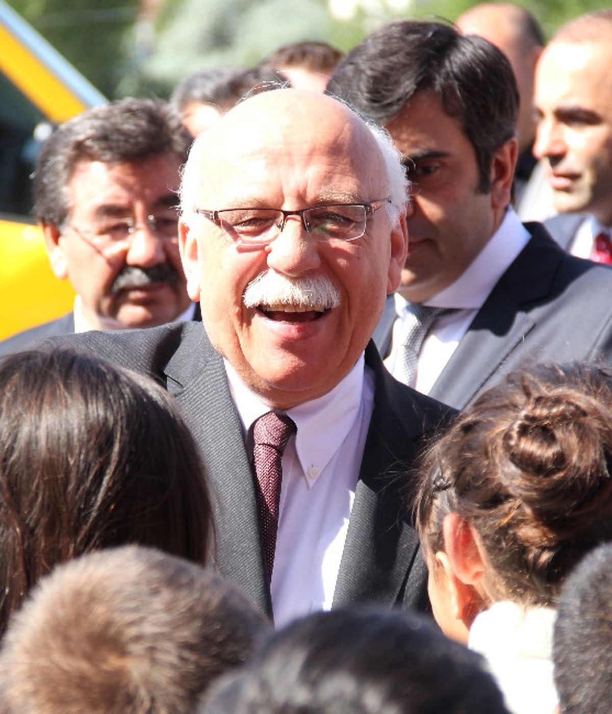 Nabi Avcı\'dan Öğretmenlere Müjde