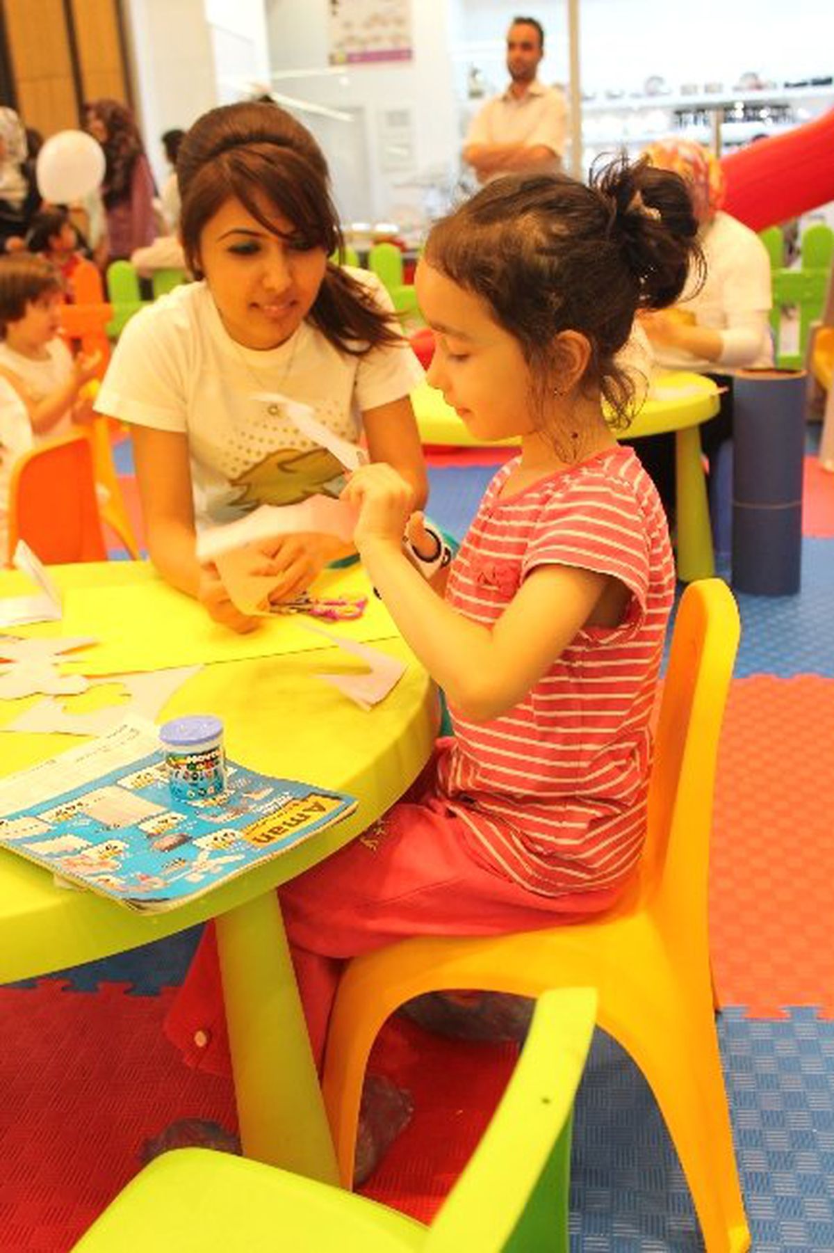 Minikler Doğa ve İnsan Sevgisini Resmettiler