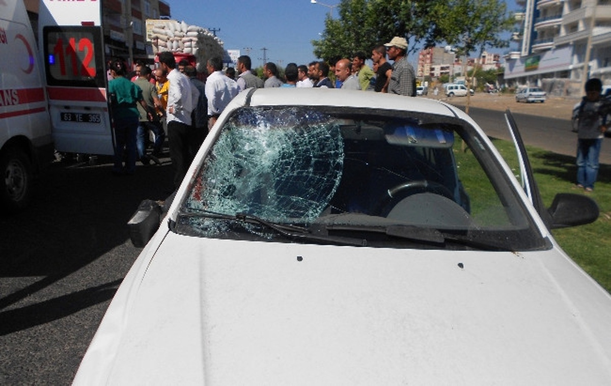 Otomobilin Çarptığı Şahıs Hayatını Kaybetti