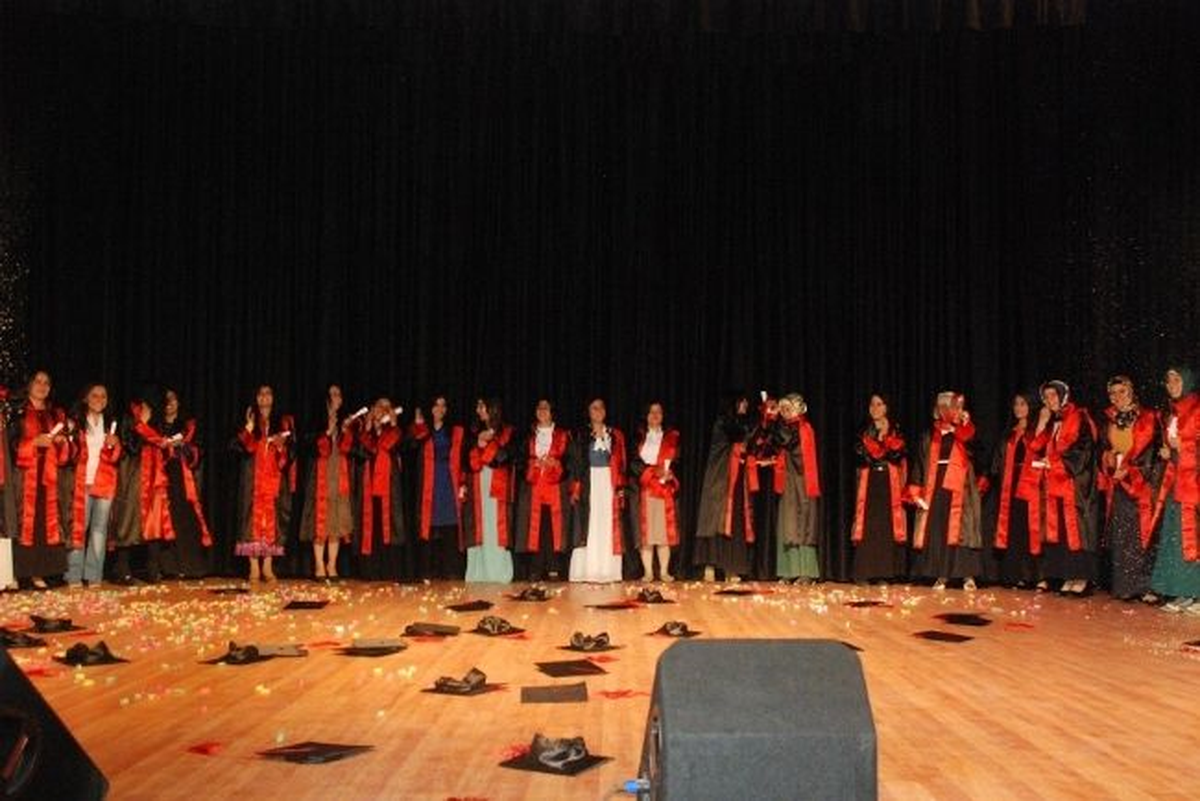 Patnos Kız Teknik ve Meslek Lisesi İlk Mezunlarını Verdi