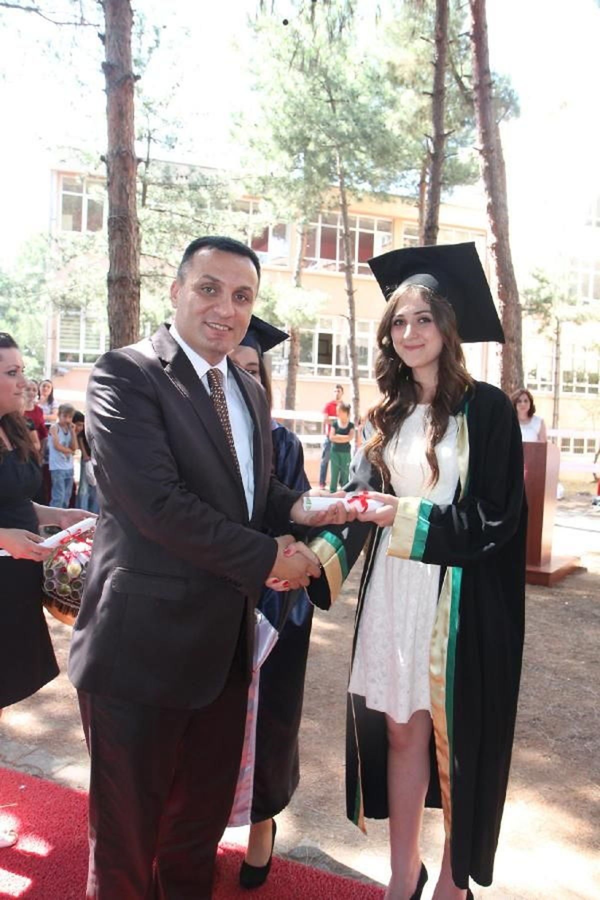 Piri Reis Ticaret Meslek Lisesi İlk Mezunlarını Verdi