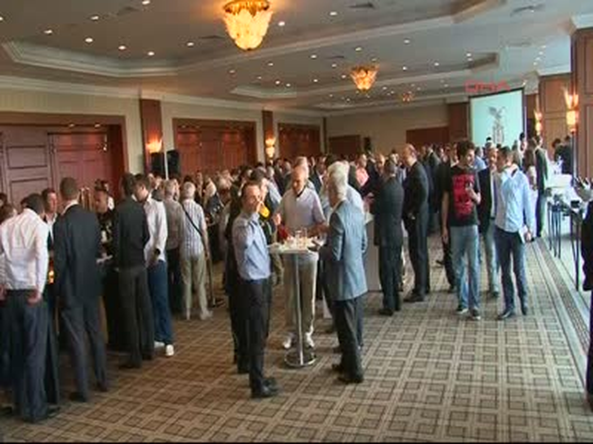 Serdal Adalı, Yönetim Ekibiyle Birlikte Kongre Üyelerine Yönelik Gala Yemeği Verdi
