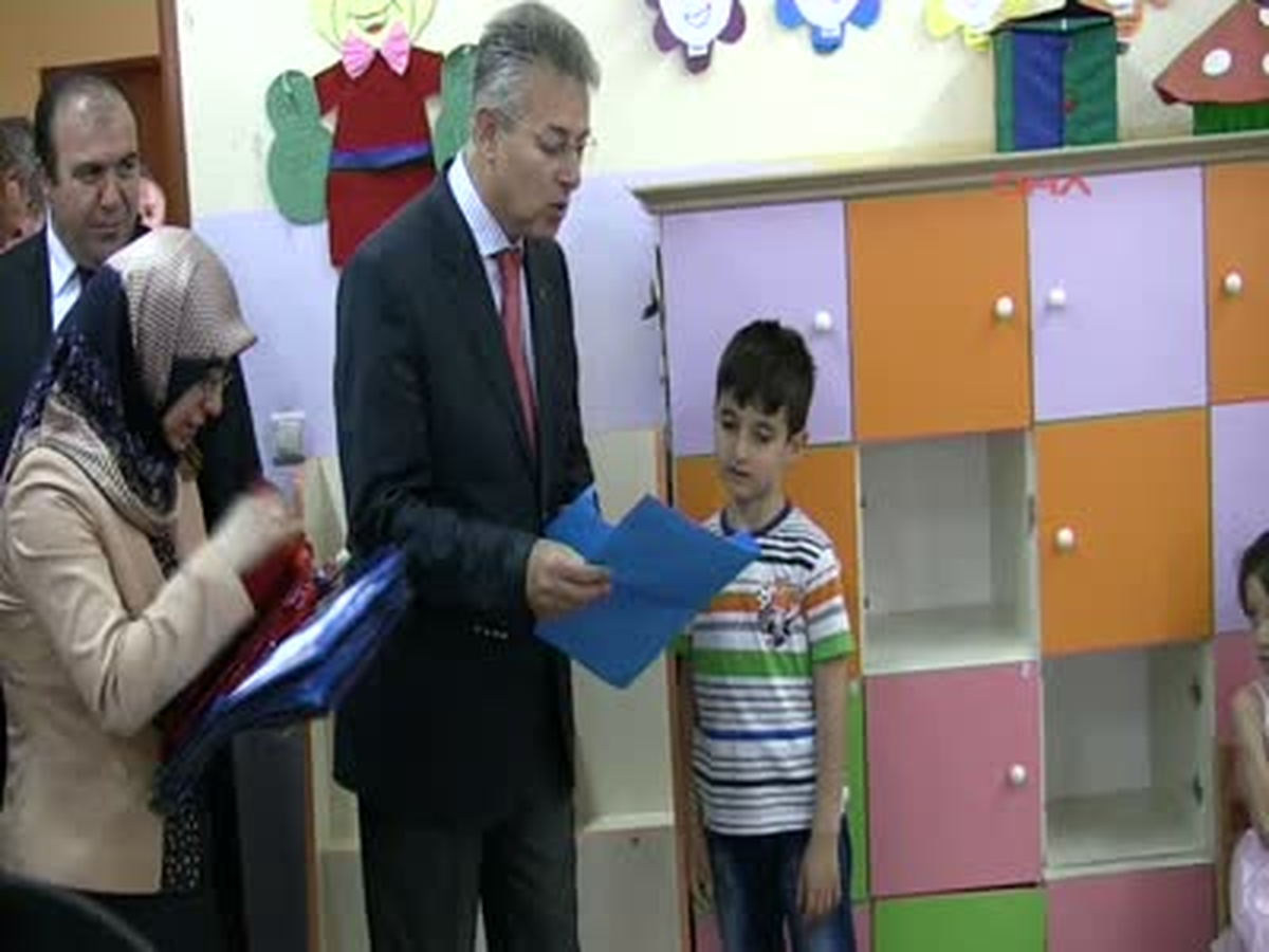 Tokat Valisi Karne Dağıttı, Trafik Uyarısı Yaptı