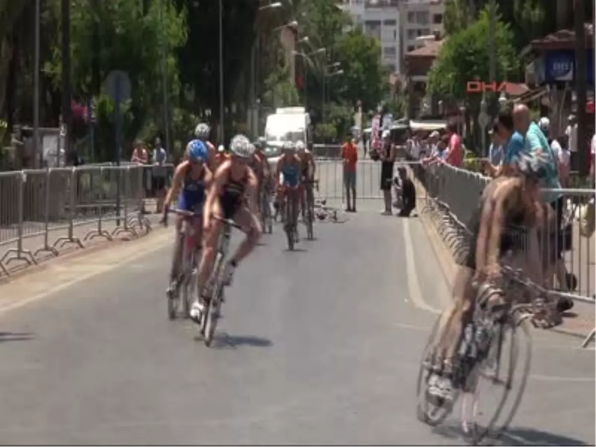 Triatlonda Altın Madalya Hollandalı Sporcu Rachel Klamer\'in Oldu