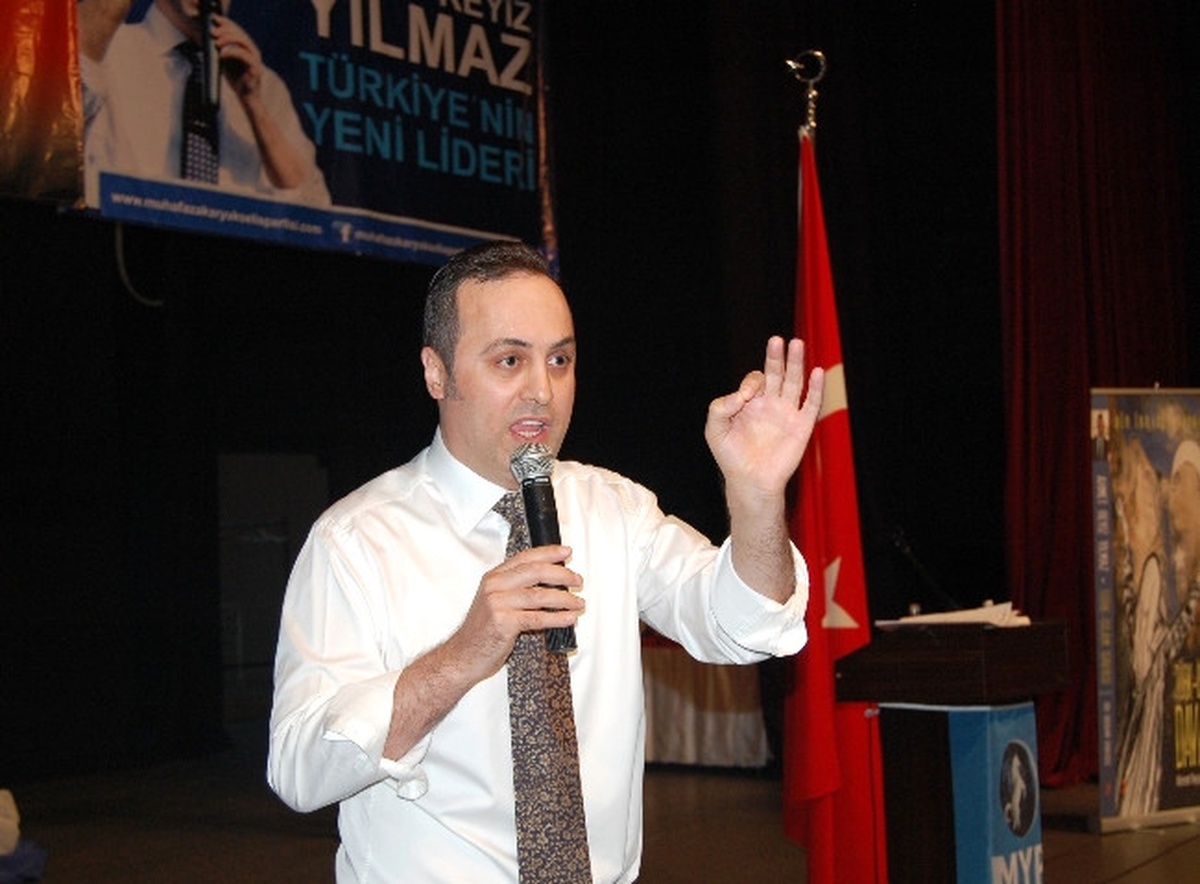 Yılmaz: "Başbakan AB Bakanlığı\'nı Lağvetmelidir"
