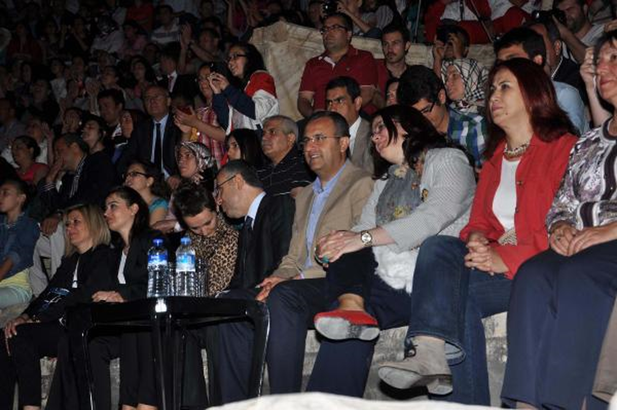Ajda Pekkan\'dan Antik Tiyatro\'da Muhteşem Konser