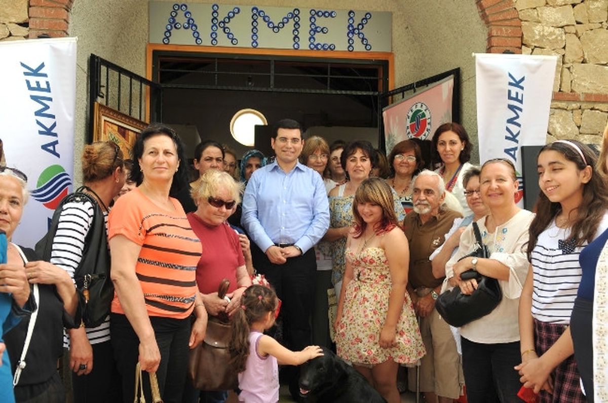 Akmek\'ten Sergi