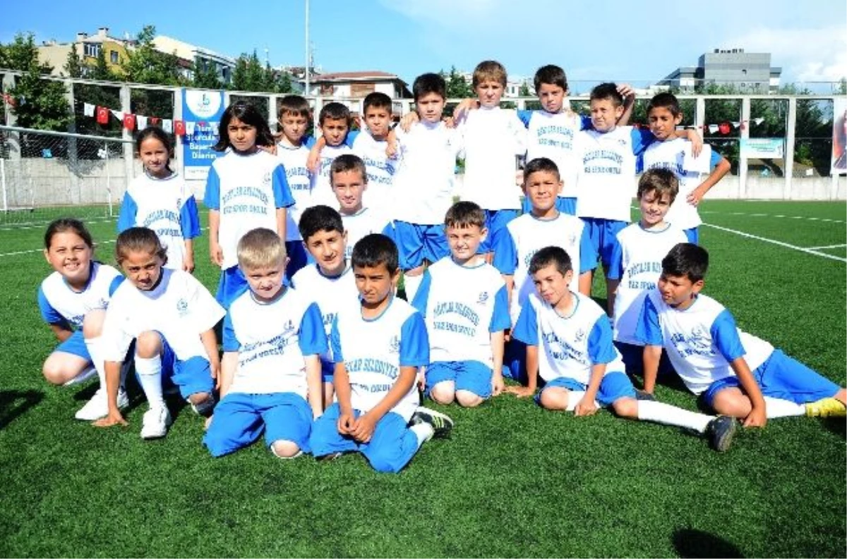 "Bağcılar Belediyesi Yaz Spor Okulu ve Okullar Arası Spor Şenlikleri Kupa Töreni"