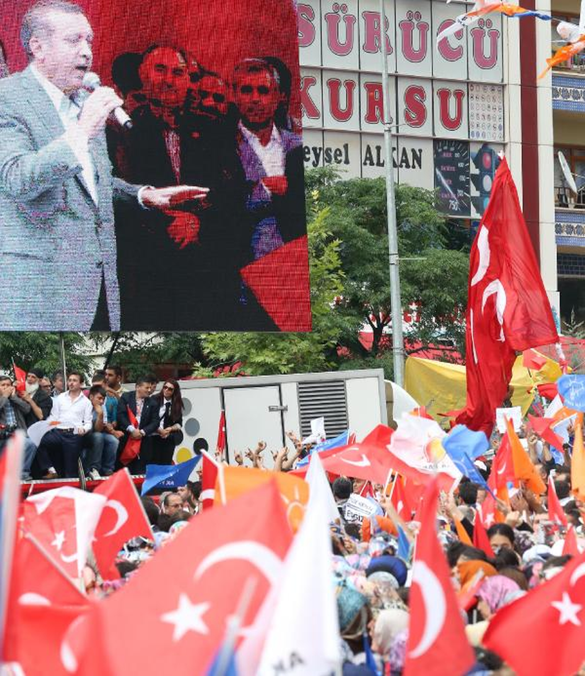 Başbakan Erdoğan : Güvenlik Güçleri Orayı Boşaltmayı Bilir (1)