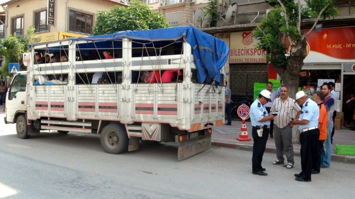 Bilecik\'te Polisi Şaşırtan İnsan Taşımacılığı
