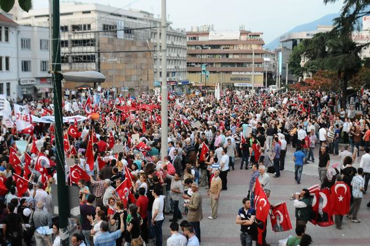 Bursa\'da Gezi Parkı Protestosuna Destek Eylemi