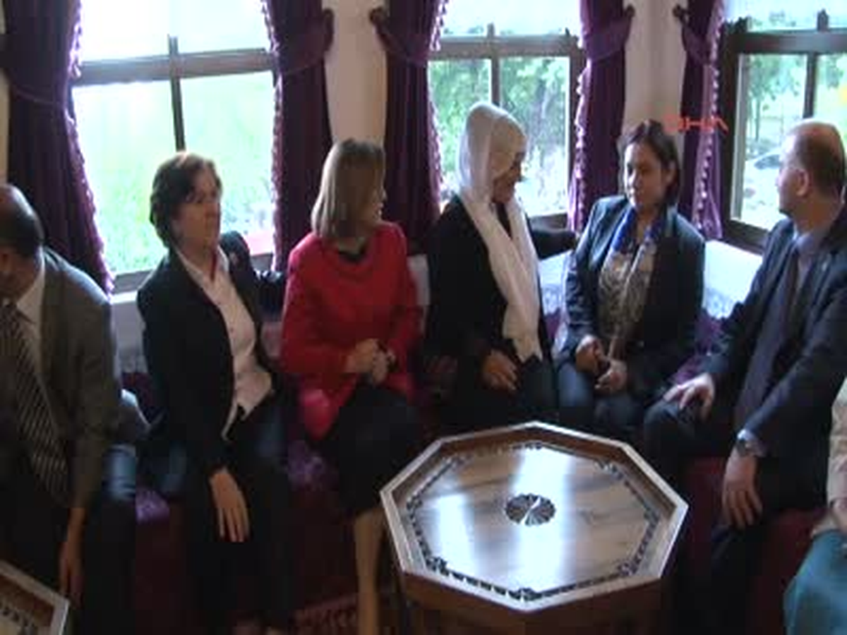 Bursa Ekbakan Şahingezi Eylemcileri Başörtüsü Nedeniyle Tartaklanan Kadınada Sahip Çıksın Ek