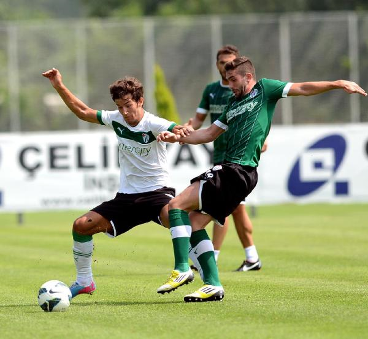 Bursaspor\'da Gençler İlk Etap Çalışmalarını Tamamladı