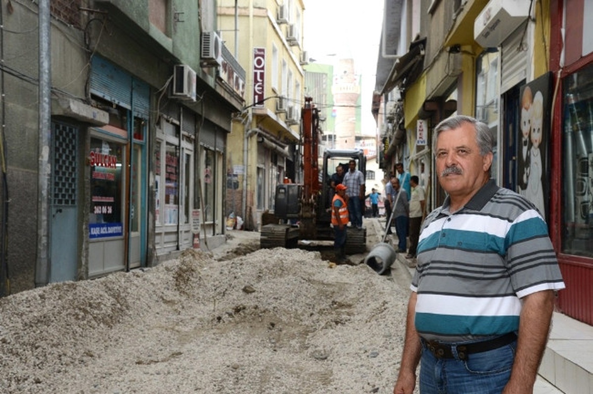 Büyükşehir Tepebağ\'ın Altyapısını Yeniliyor