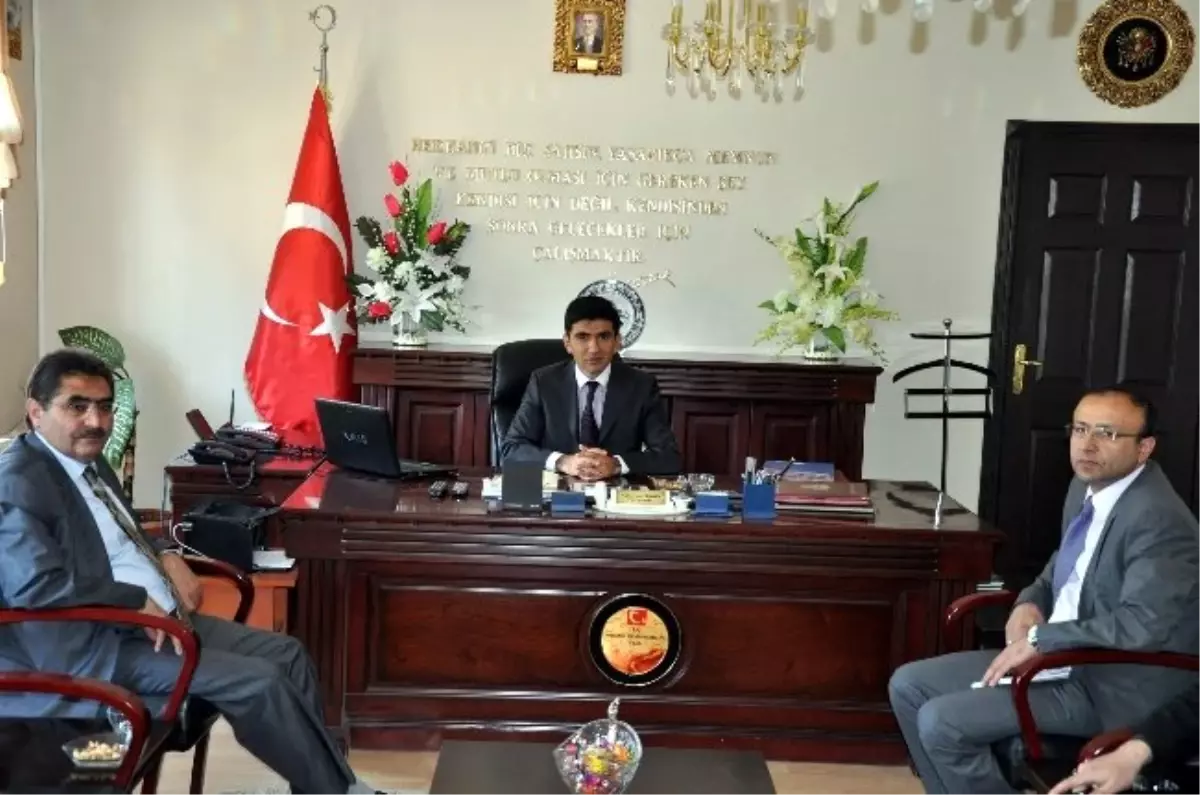 Çedaş Genel Müdürü Durmuş, İlçelerde Temaslarda Bulundu