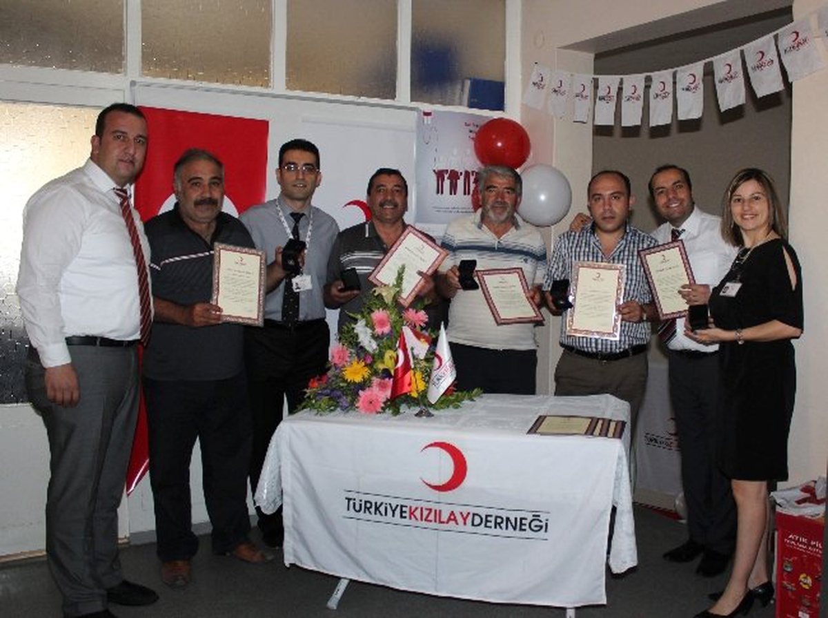En Fazla Kan Bağışlayanlara Madalya Verildi