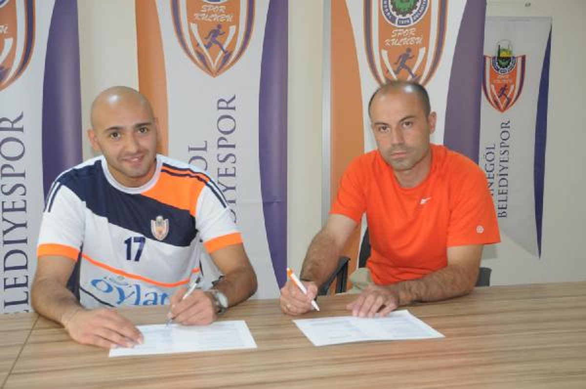 Galatasaray\'lı Voleybolcu Caner Peken İnegöl Belediye\'de