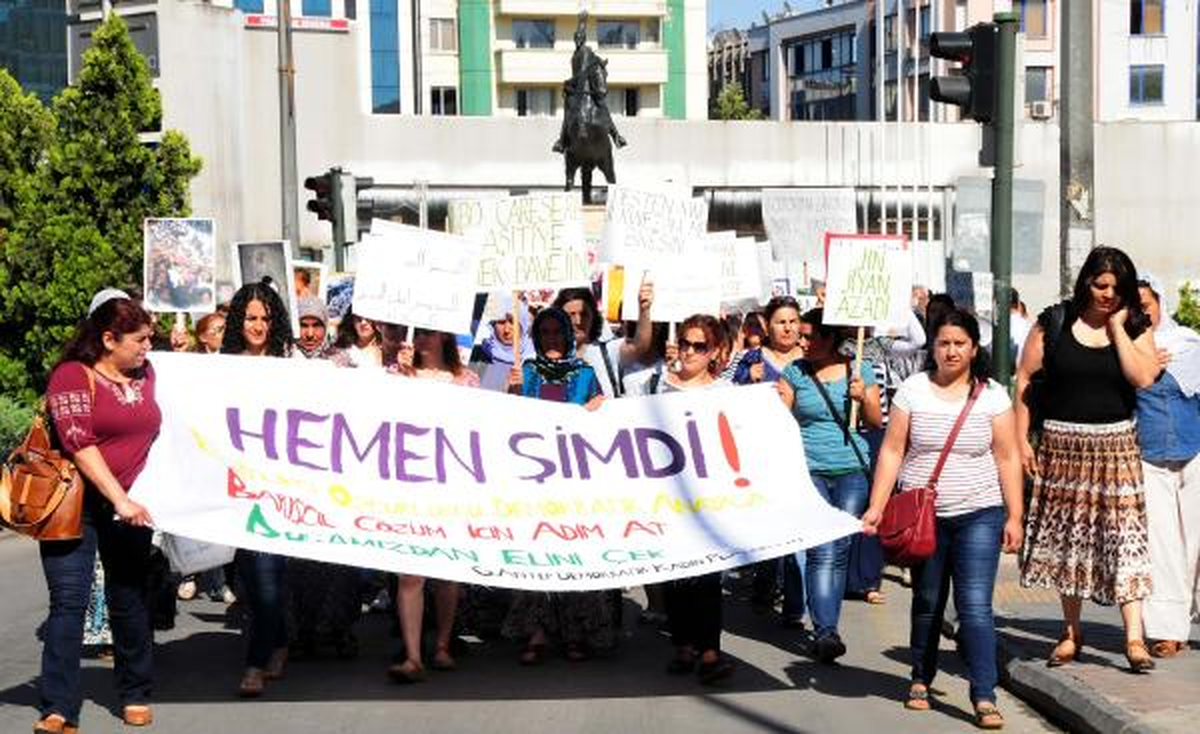 Gaziantep\'te Kadınlardan Gezi Protestosu