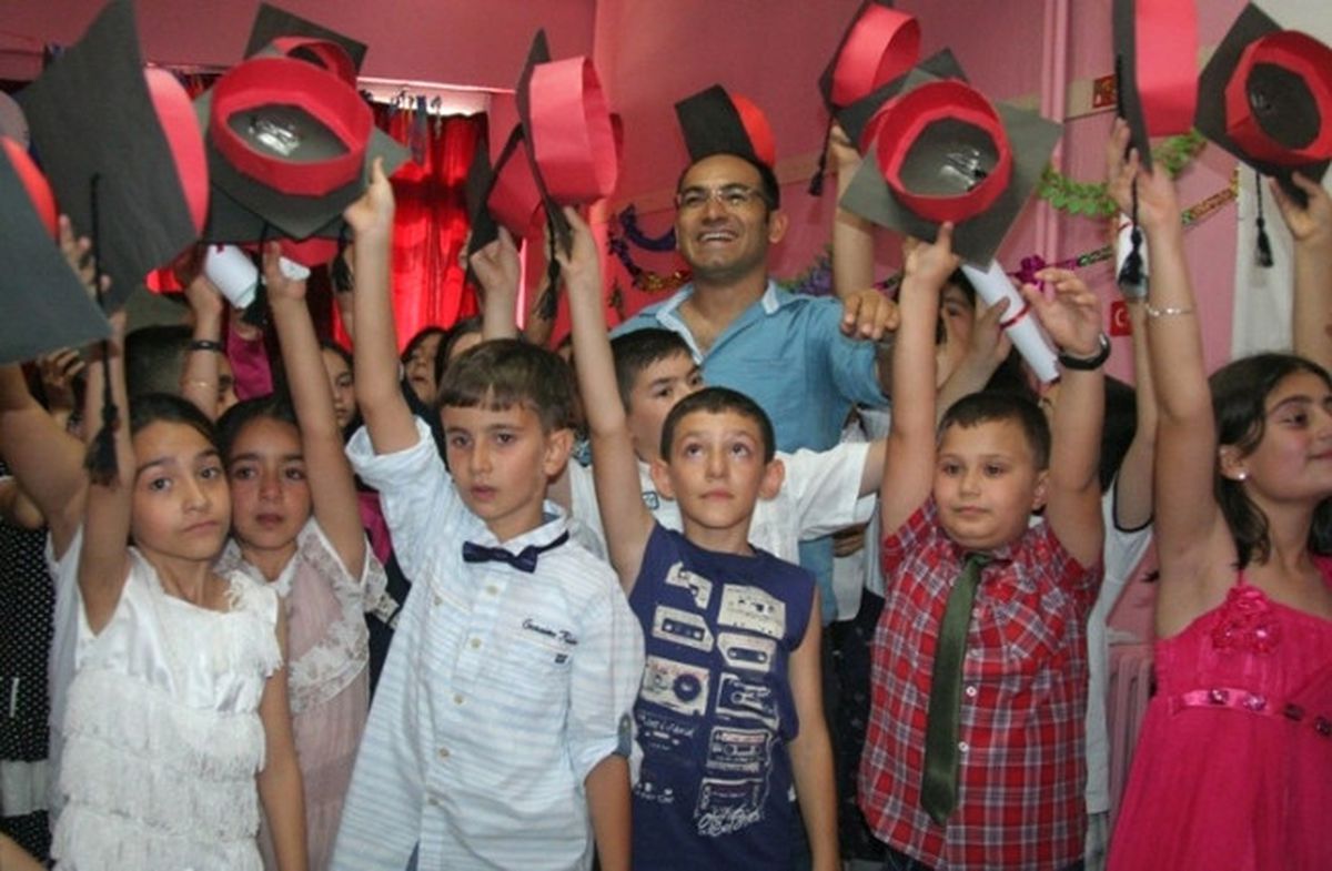 İlkokul Öğrencilerinden Veda Partisi