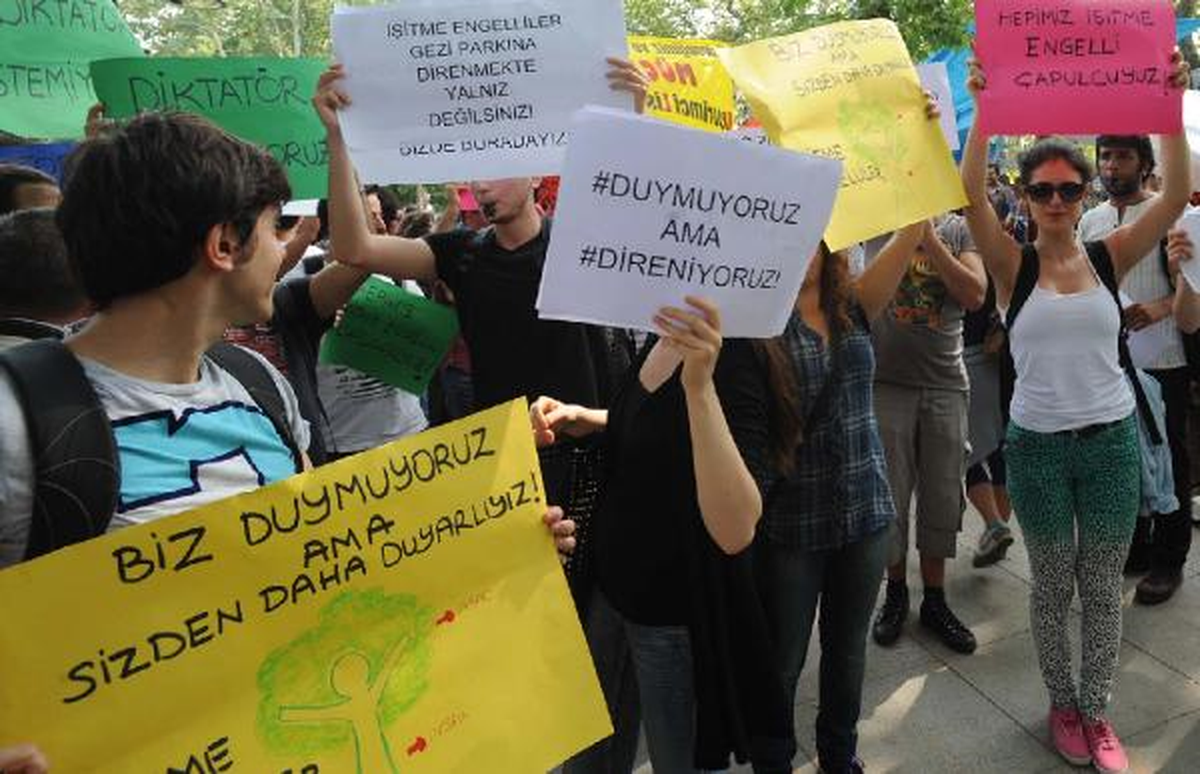 İşitme Engelli Bir Gruptan, Gezi\'deki Eyleme Destek