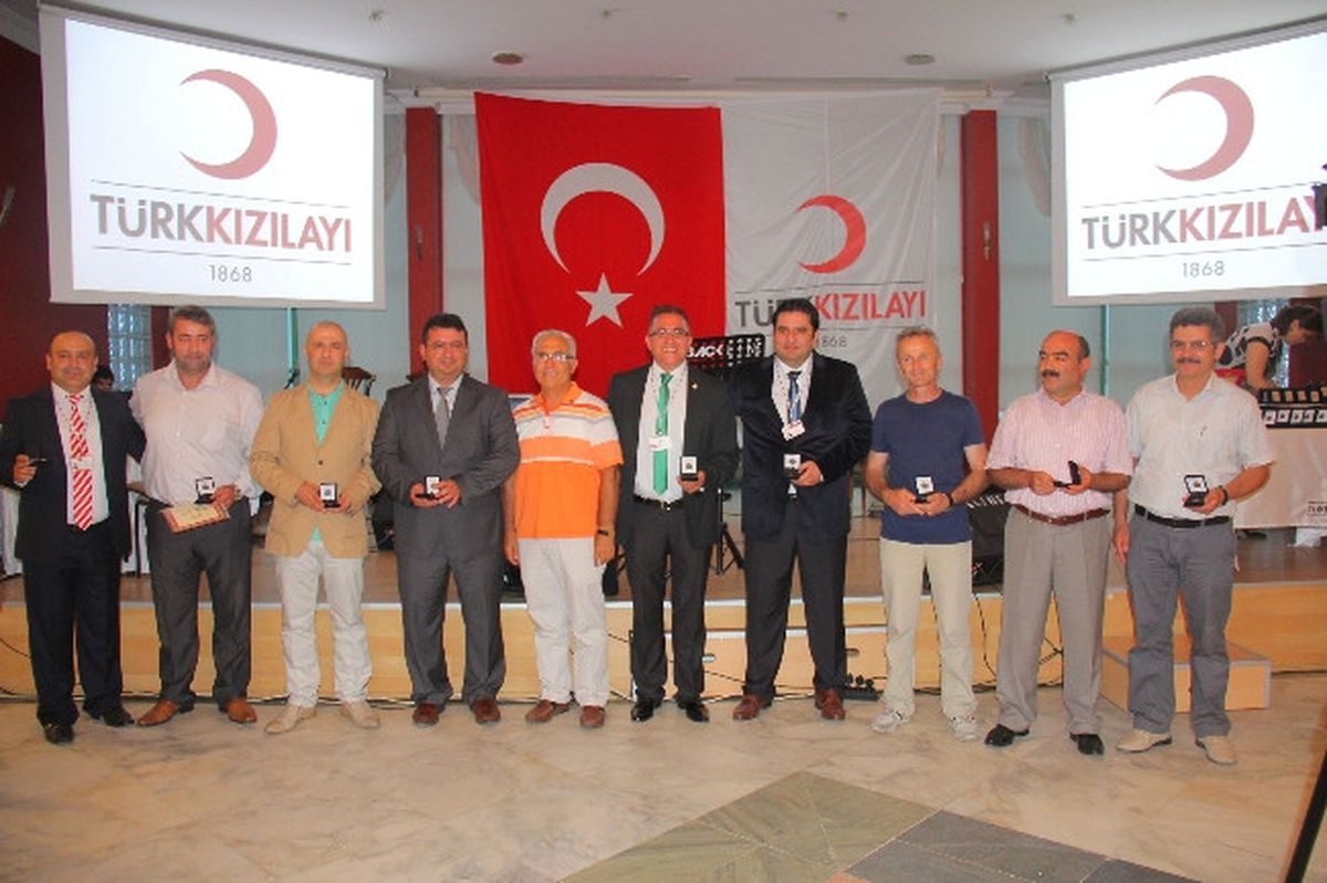 Kan Bağışçıları Ödüllendirildi