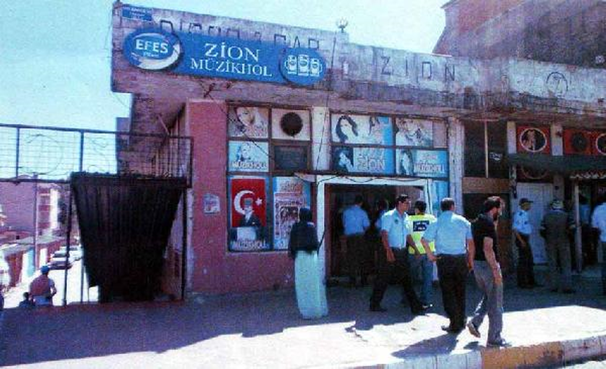 Karasu Sahilindeki Eğlence Yerlerine Mühür