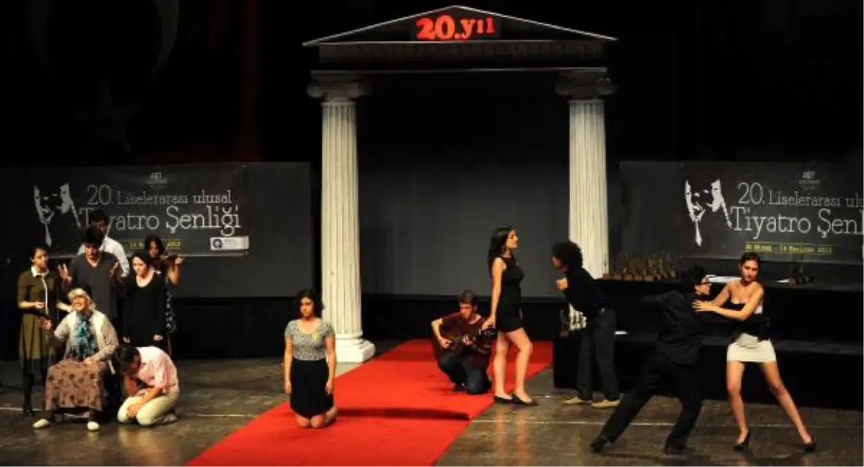 Liselararası Tiyatro Şenliği Ödülleri Sahiplerini Buldu
