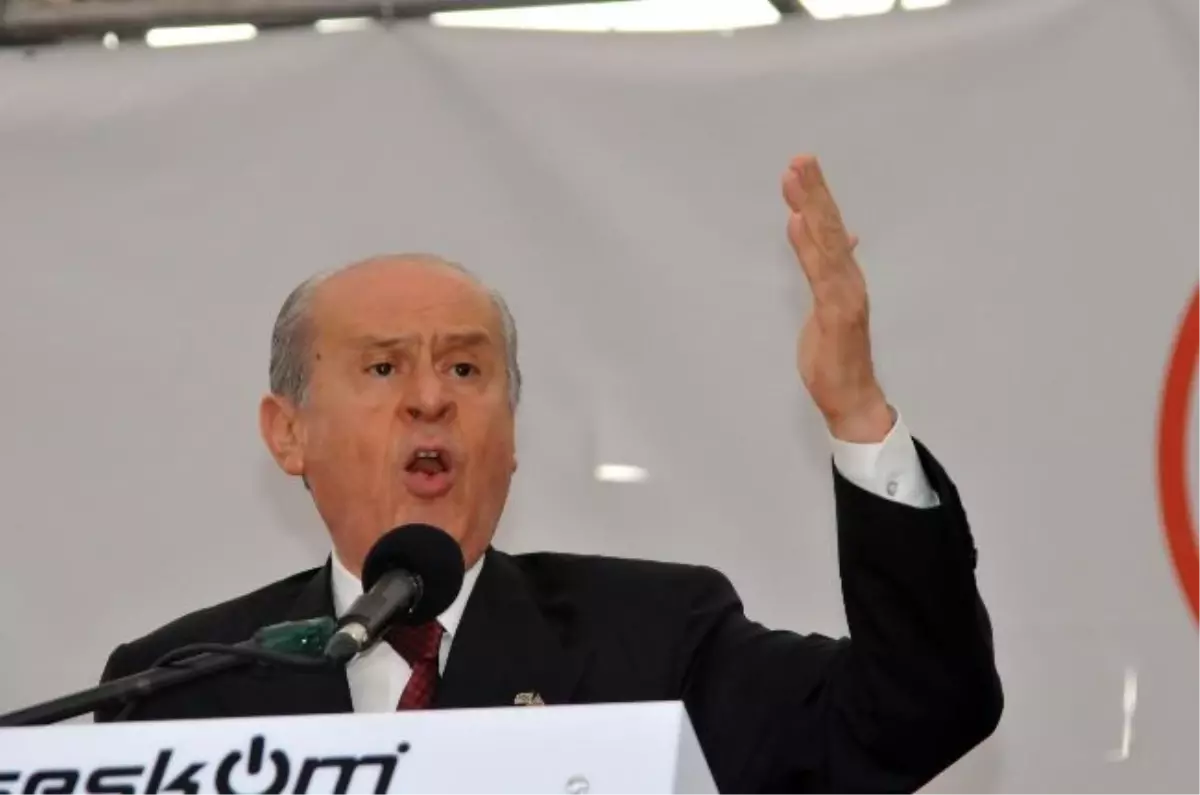 MHP Lideri Bahçeli, AK Parti Mitinginde Üç Hilalli Bayrak Açılmasına Sert Tepki Gösterdi